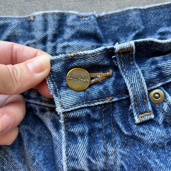 Vintage LL Bean 80โs/90โs High Waist Straight Leg Mid Wash Jeans size 26โ - Picture 4 of 11